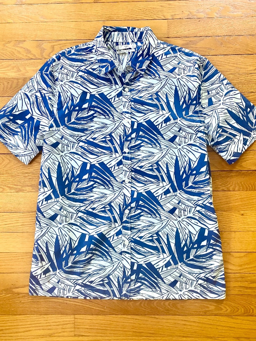 New with tags MNG Man fern print shirt men’s small